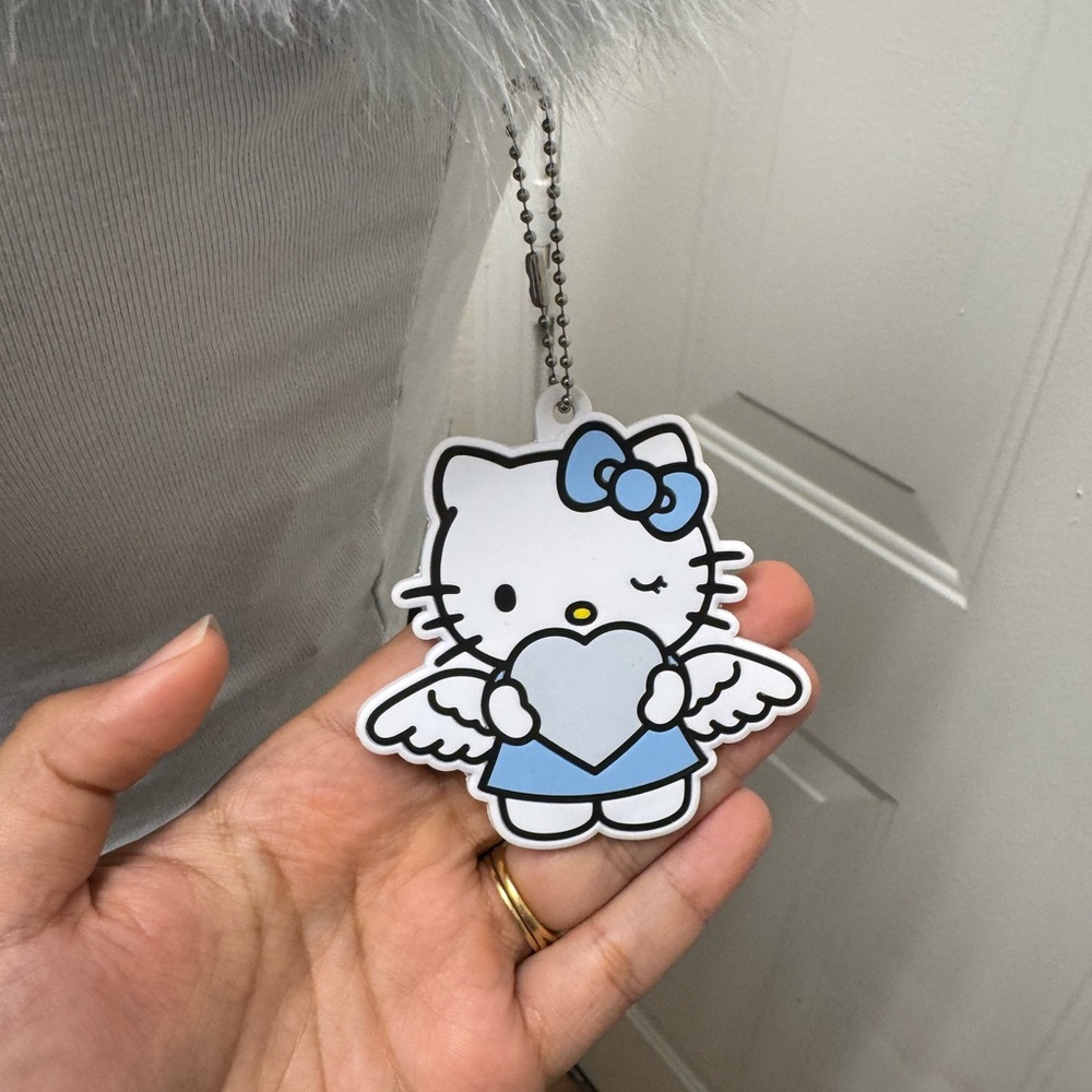 Forever 21 White Hello Kitty Tag Charm 0062 - Picture 4 of 6